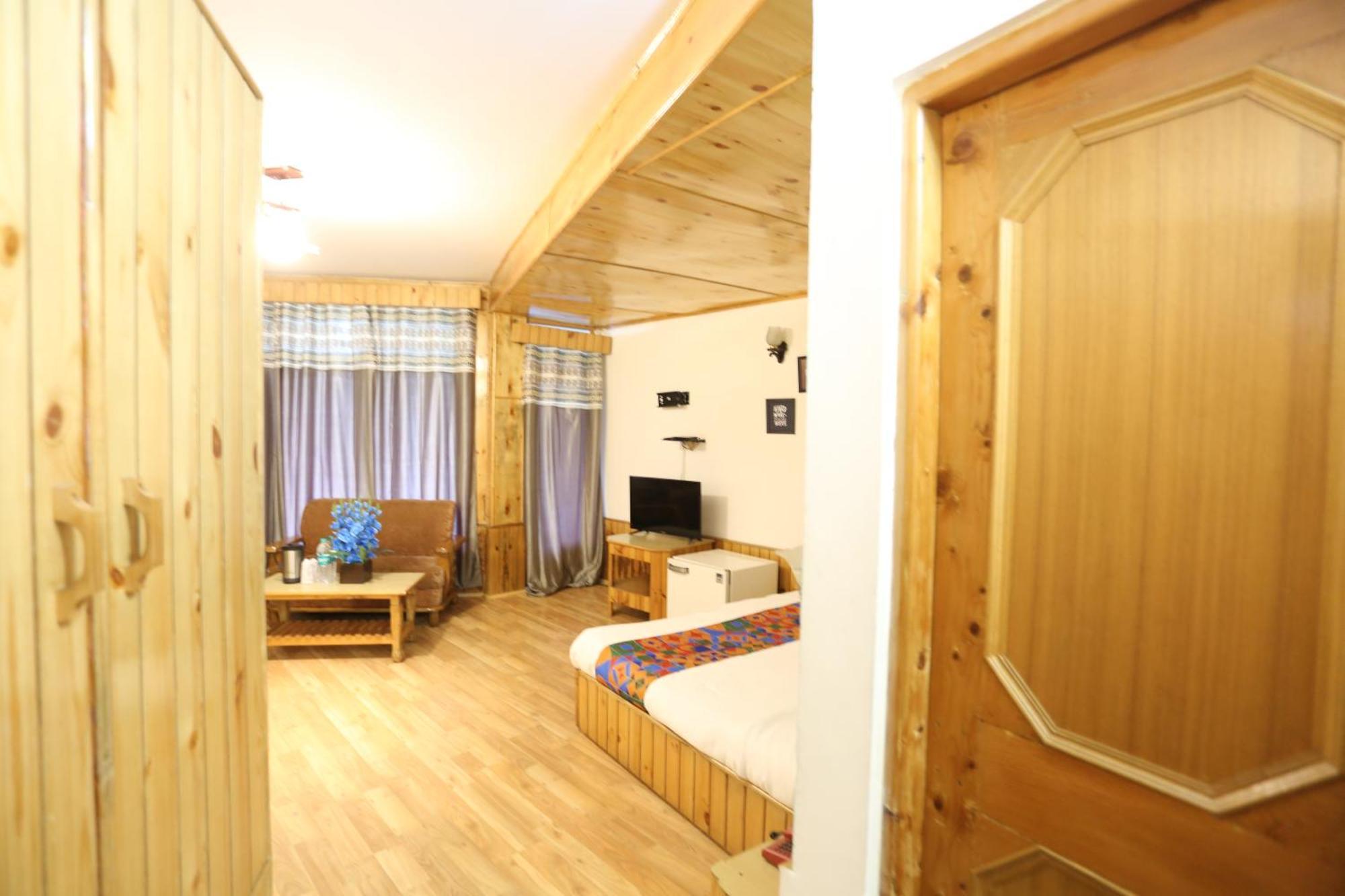 Hotel Surbhi Vashist Екстериор снимка